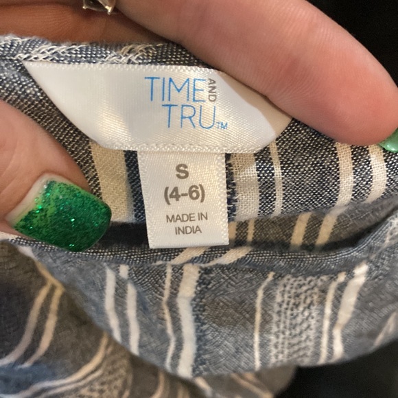 Time and true woman’s shirt gray and white stripe tie in front size small - Picture 3 of 3